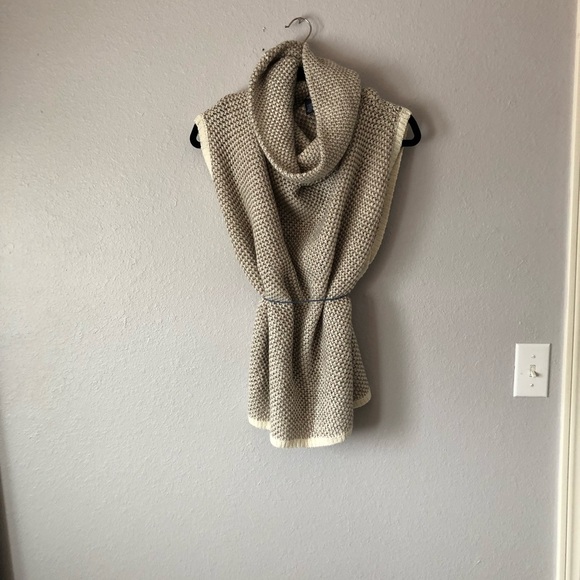 GAP Cowl Sweater - Picture 4 of 6